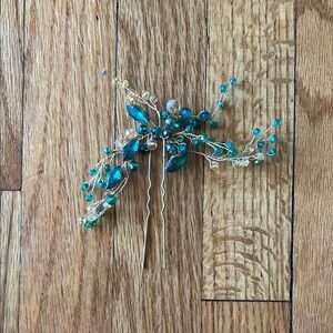 Elegant Teal and Gold Hair Accessory